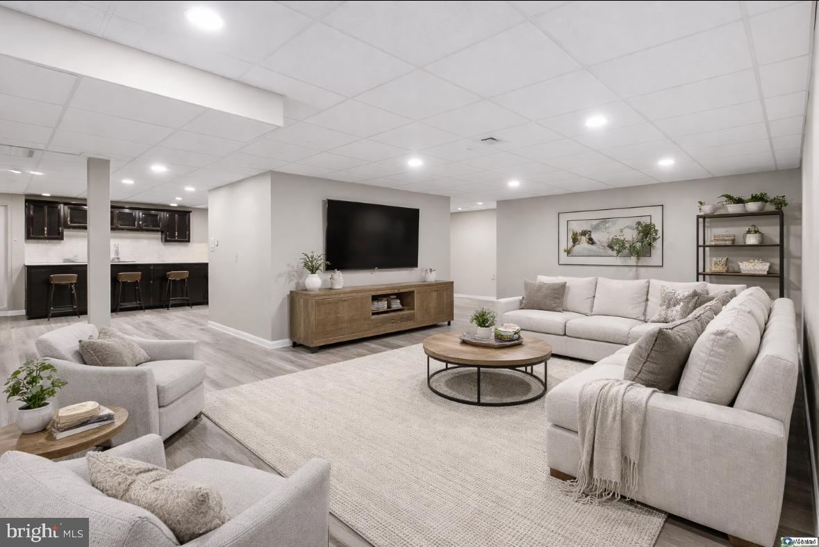 BROADHEAD MANOR - Residential