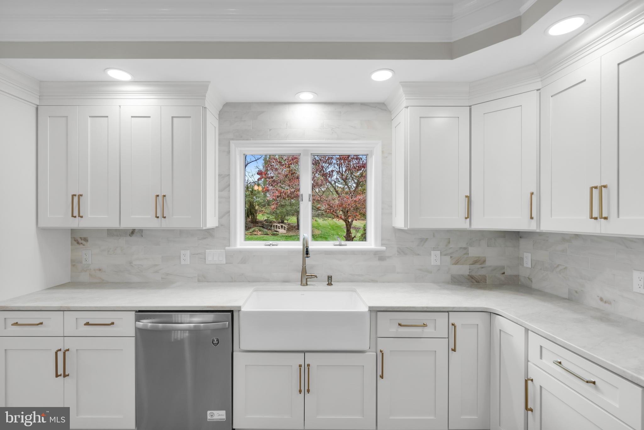 BROADHEAD MANOR - Residential