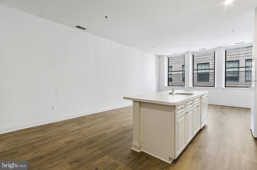 CENTER CITY - Residential Lease