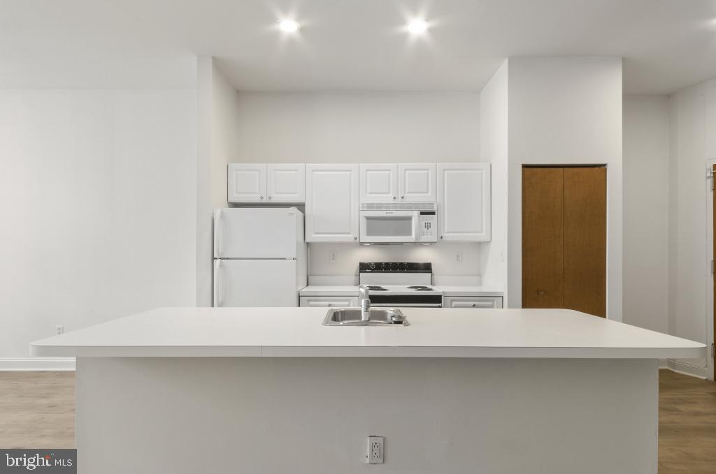 CENTER CITY - Residential Lease