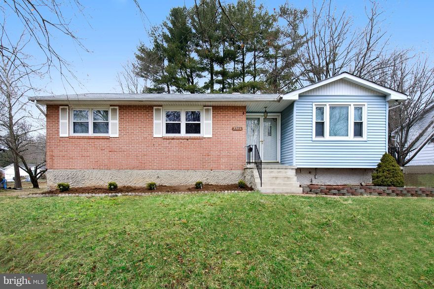 Great Opportunity For A Spacious 3 Bedroom 2.5 Bath Rancher Located In The Quiet Community Of Kimberleigh West! Sitting On Just Under A Qtr Acre, This Home Features Granite Countertops, Custom Cabinets, Updated Appliances, Recently Renovated Master Bath, Refinished Hardwood Floors, New Carpet, And A Recently Renovated Finished Basement! Bonus Room In The Basement Can Act As A 4th Bedroom!