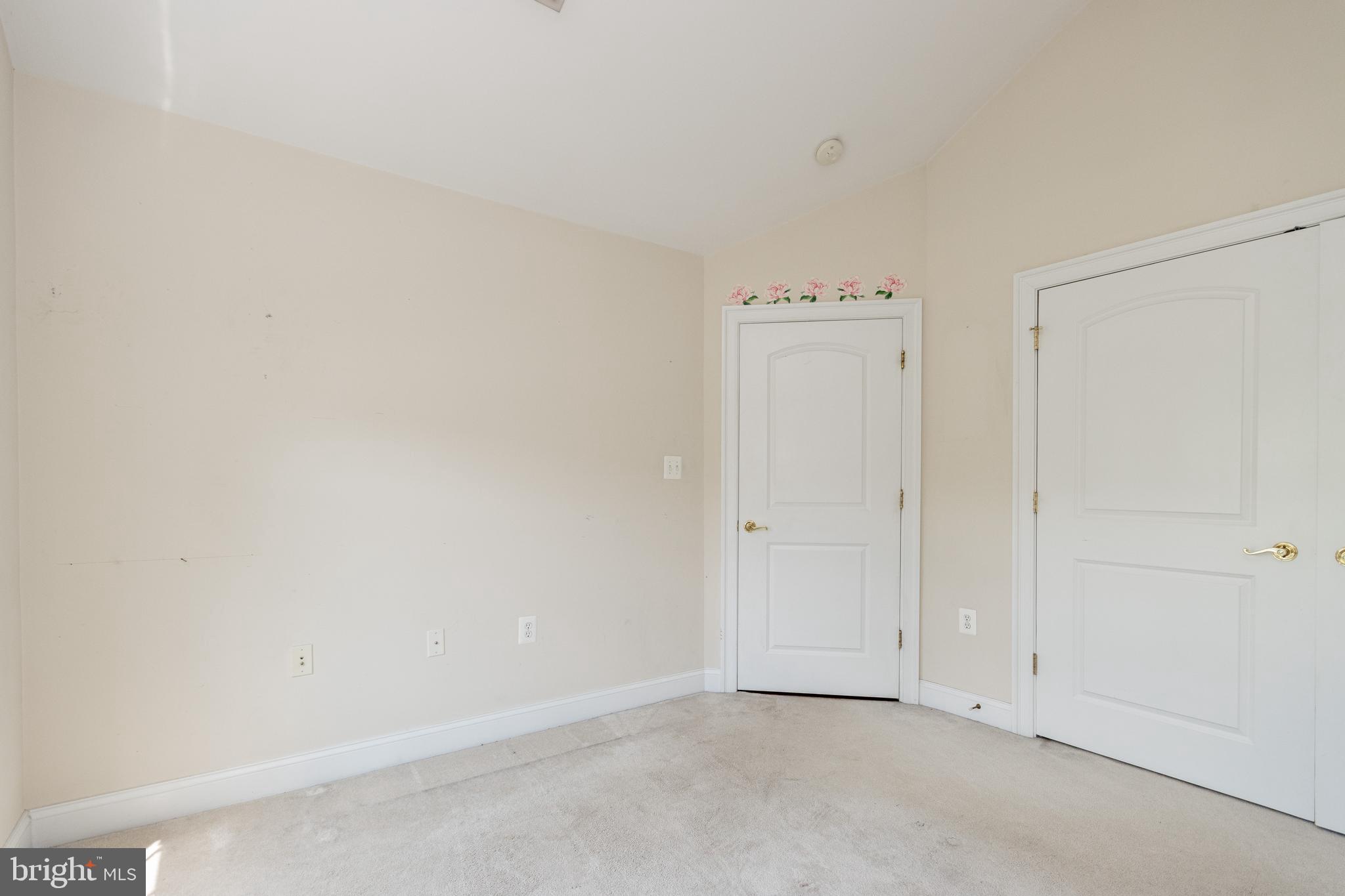 REGENCY PARK VILLAS - Residential