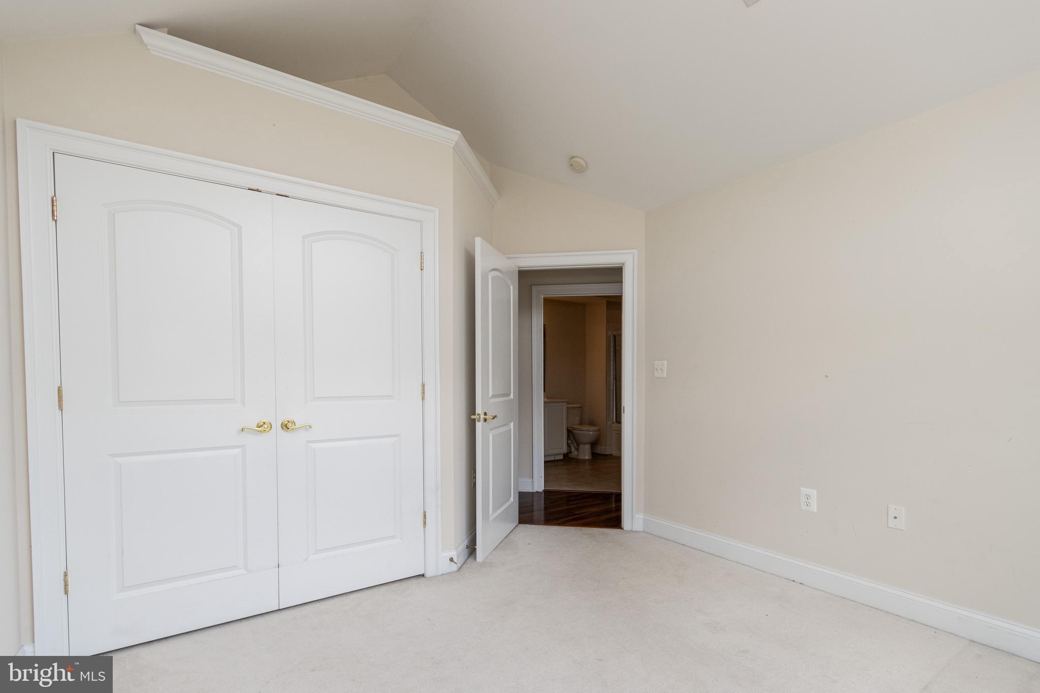 REGENCY PARK VILLAS - Residential