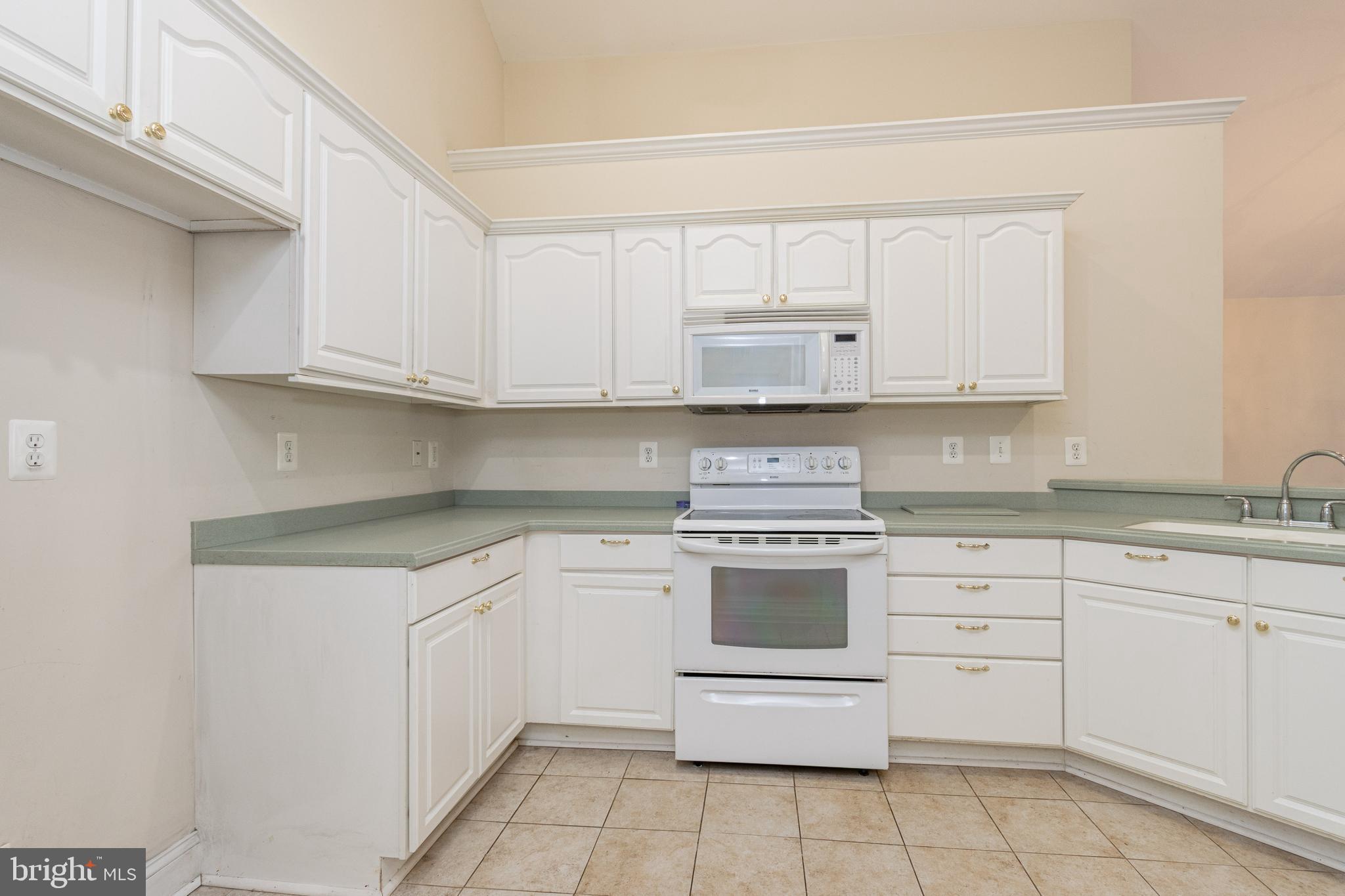 REGENCY PARK VILLAS - Residential