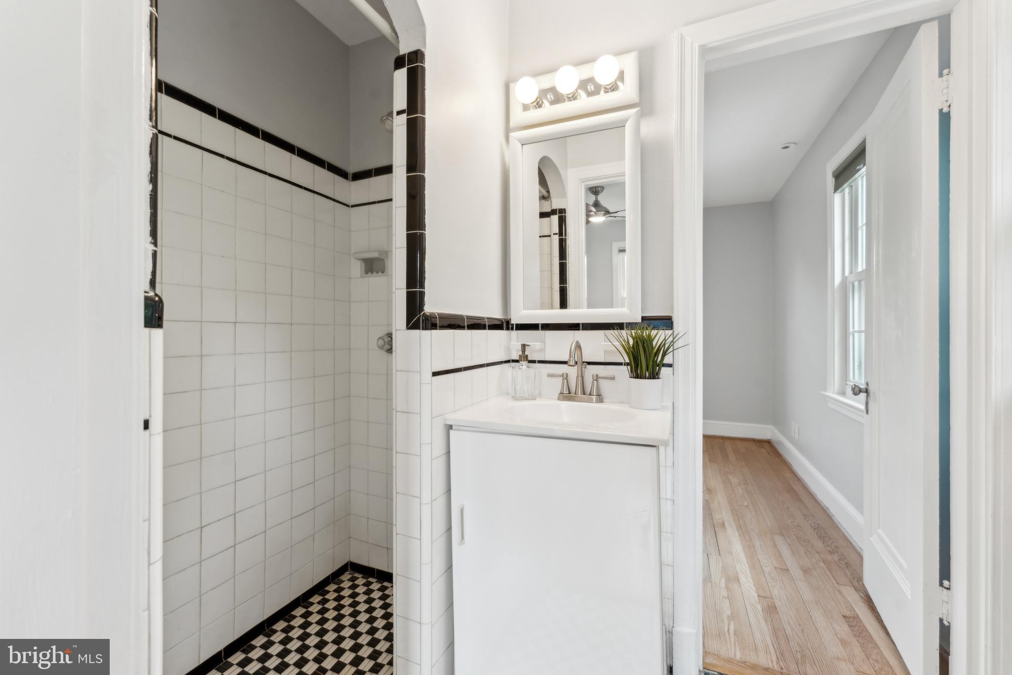 WOODSIDE PARK - Residential Lease