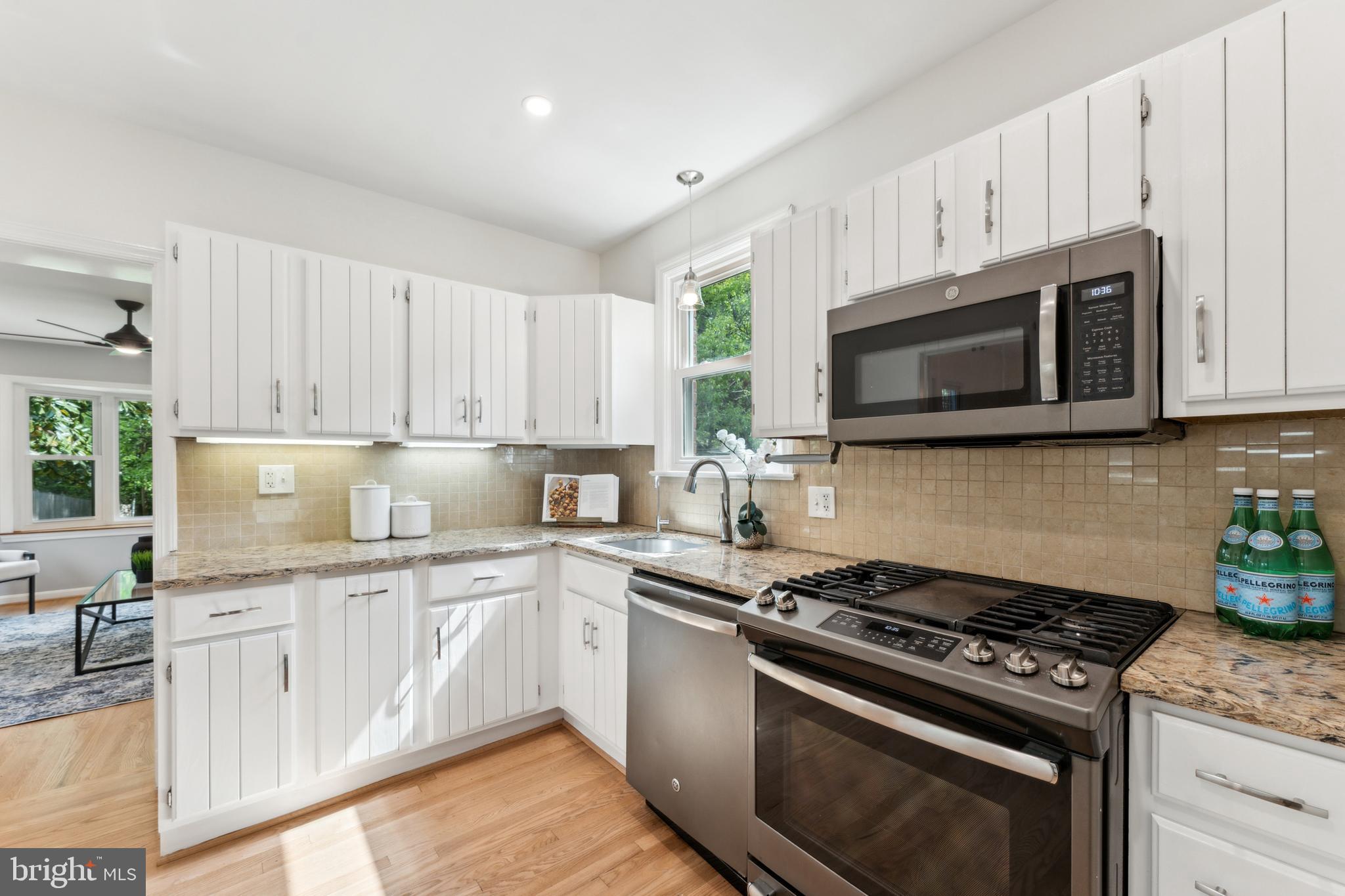 WOODSIDE PARK - Residential Lease