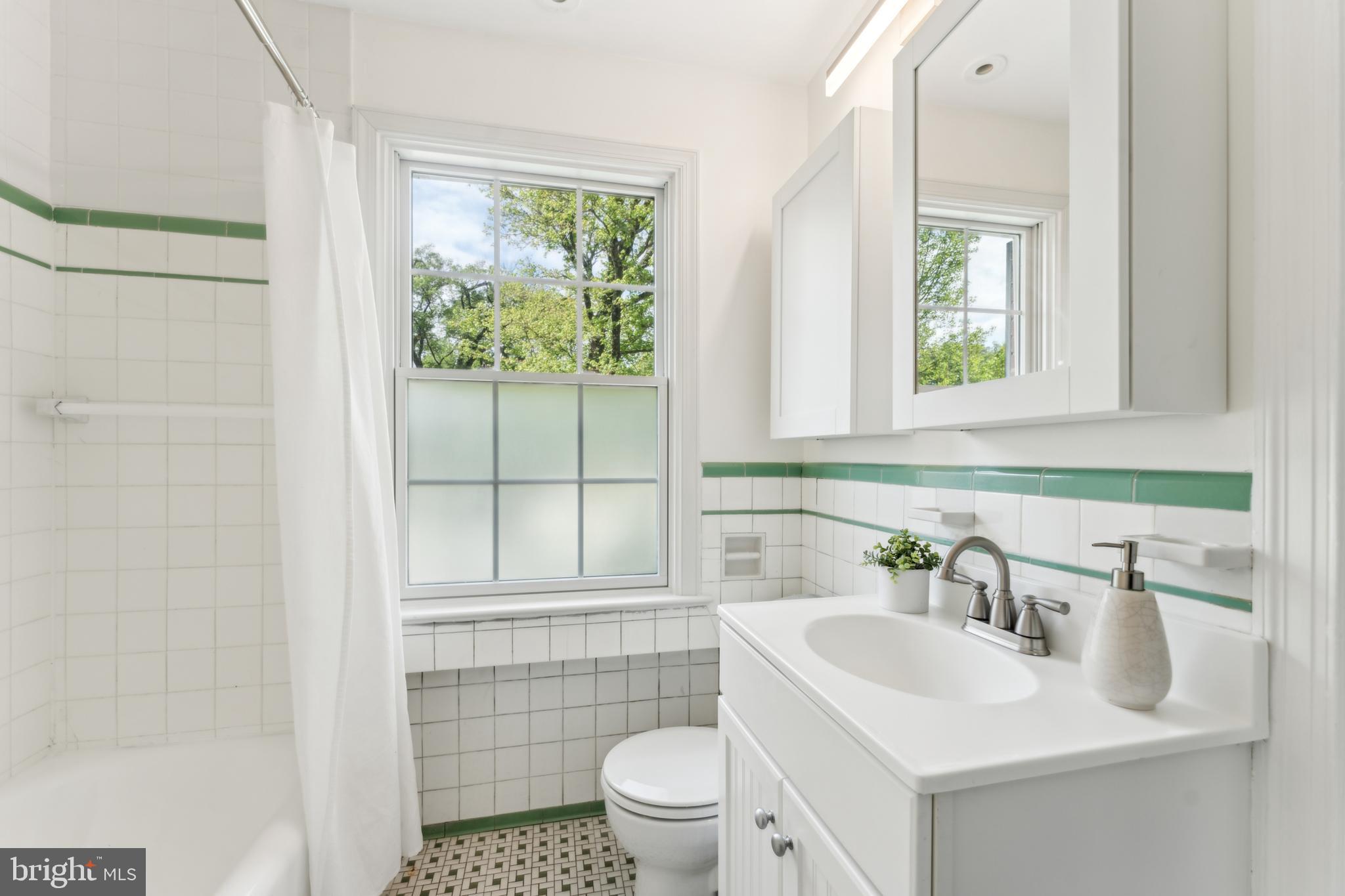 WOODSIDE PARK - Residential Lease