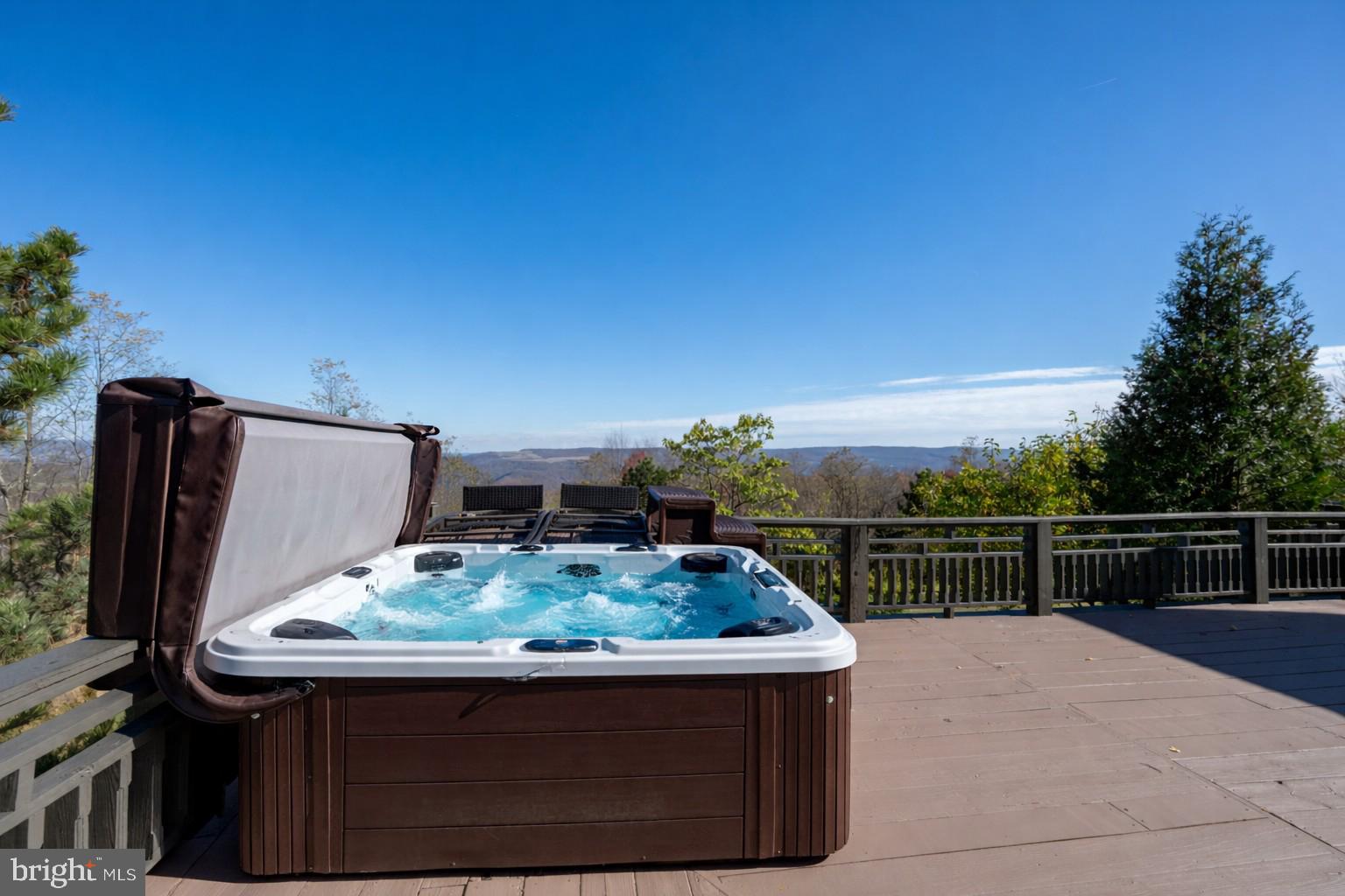 CHESTNUT GROVE - Residential