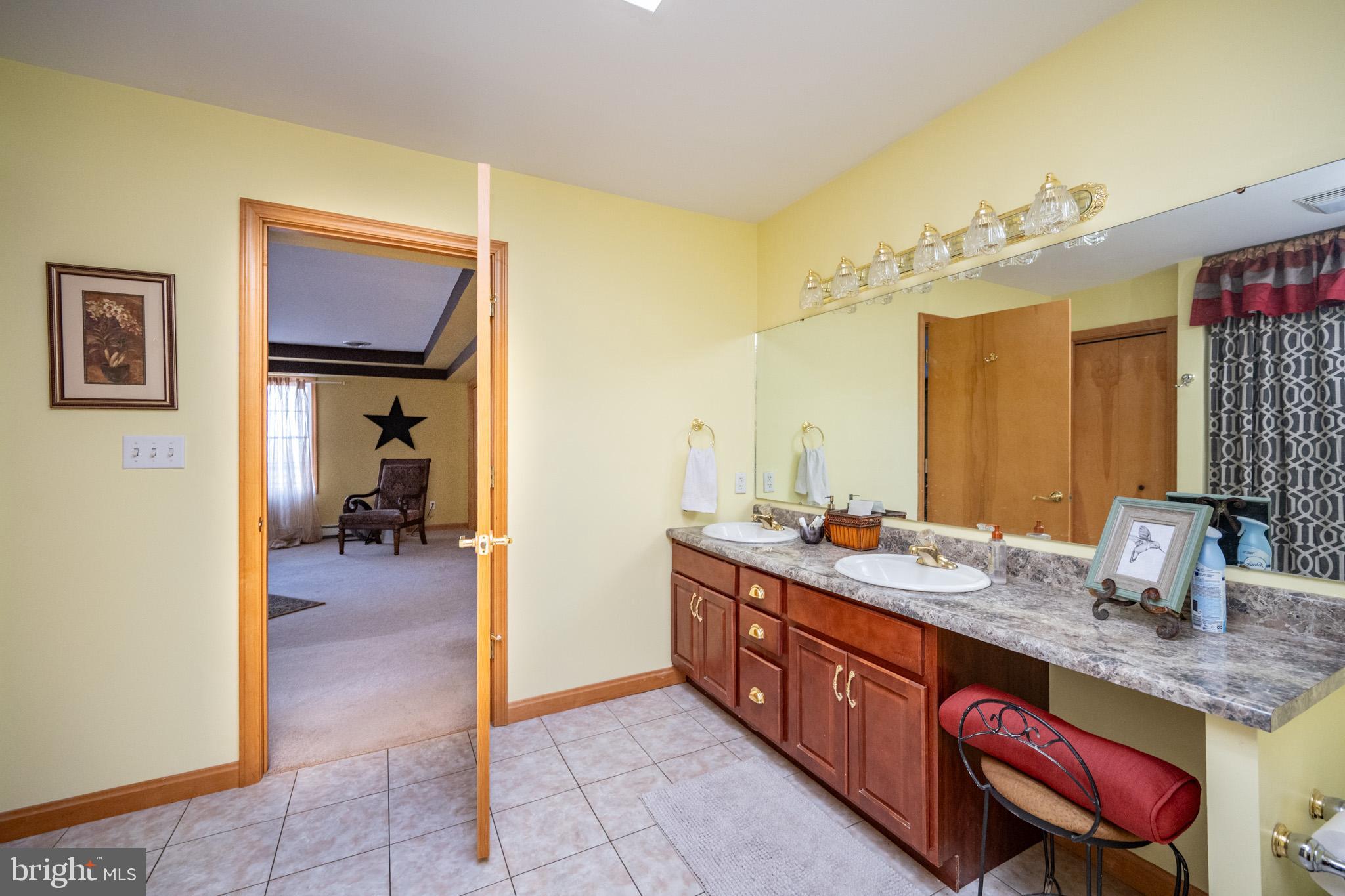 CHESTNUT GROVE - Residential