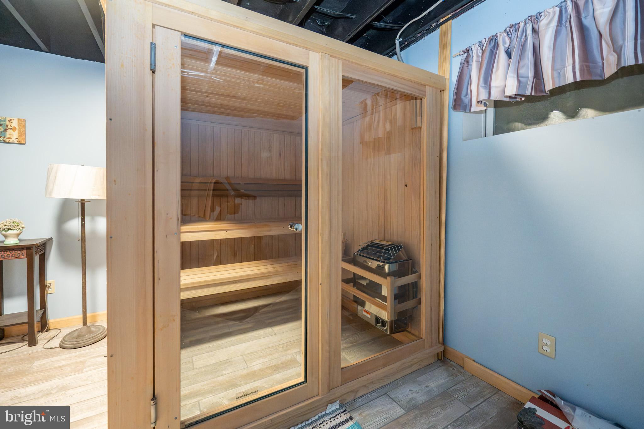 CHESTNUT GROVE - Residential