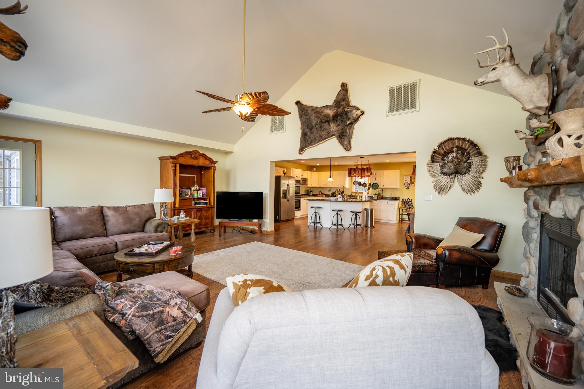 CHESTNUT GROVE - Residential