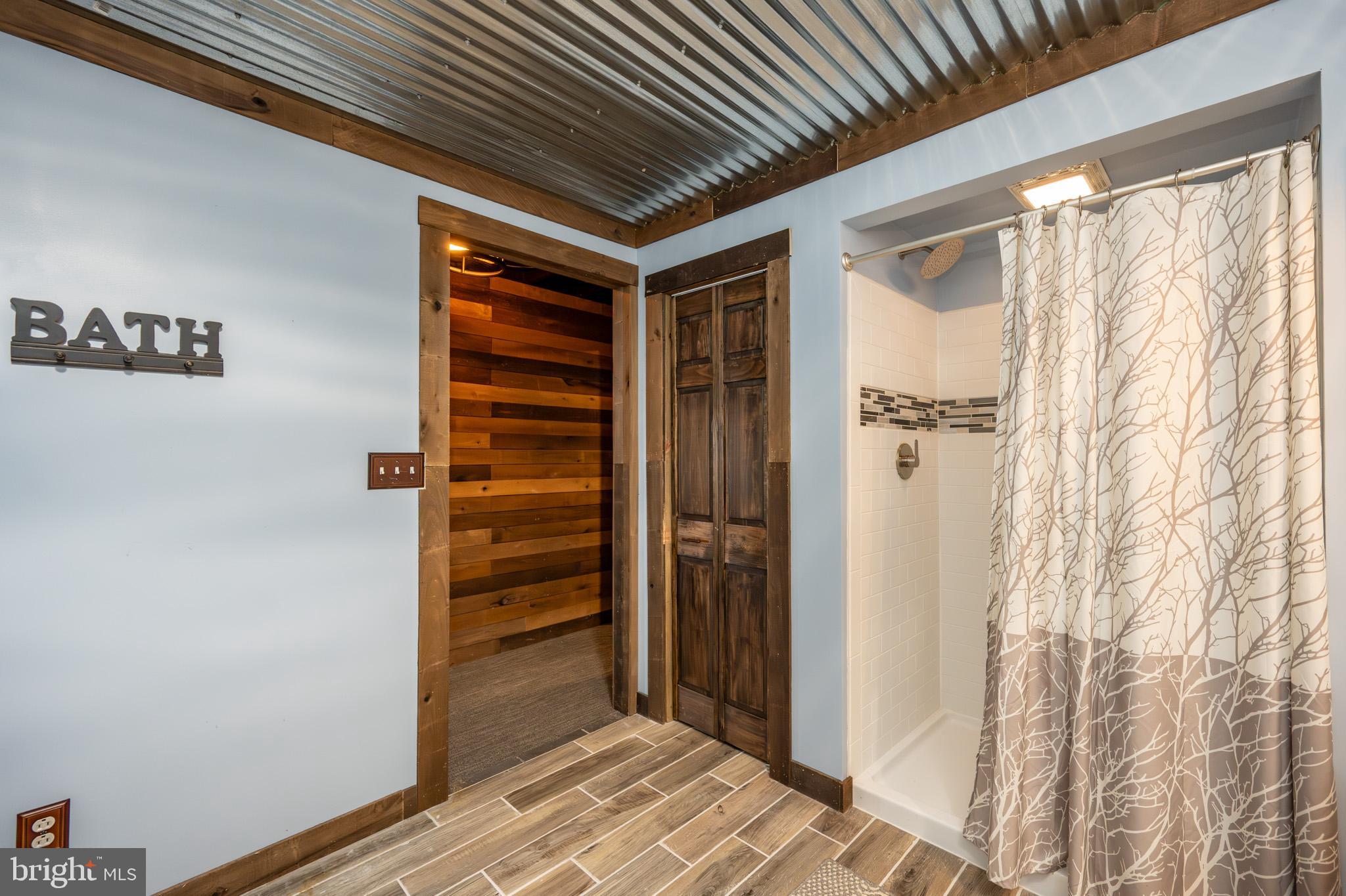 CHESTNUT GROVE - Residential