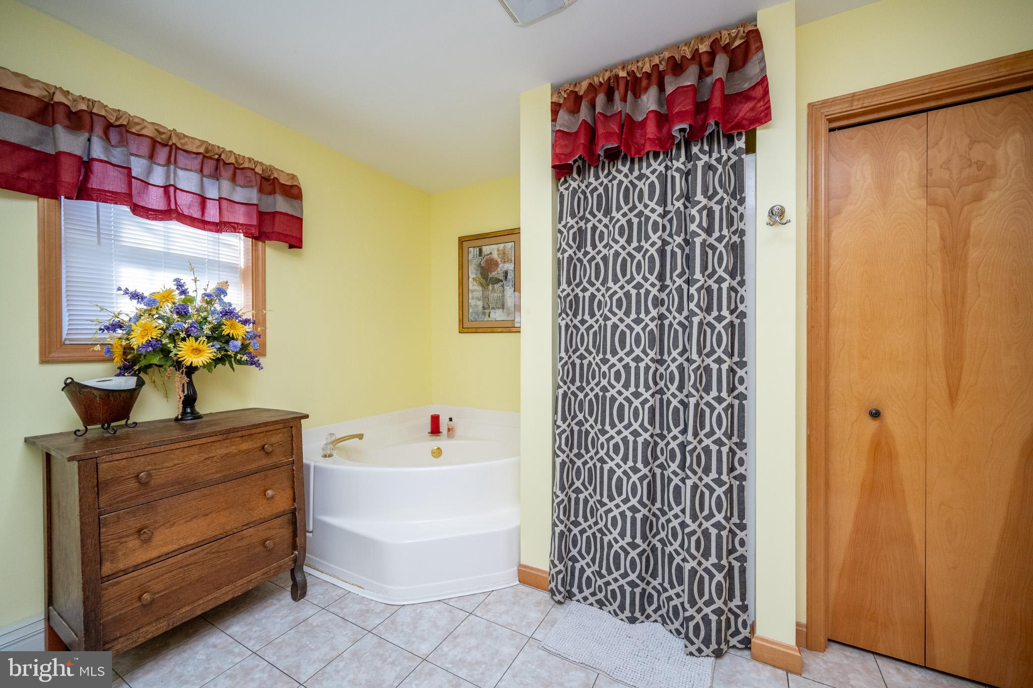 CHESTNUT GROVE - Residential