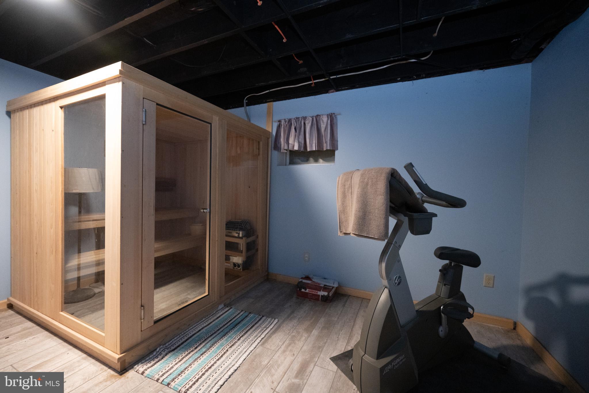 CHESTNUT GROVE - Residential