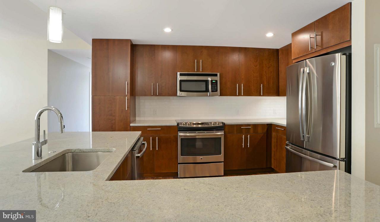 ART MUSEUM AREA - Residential Lease