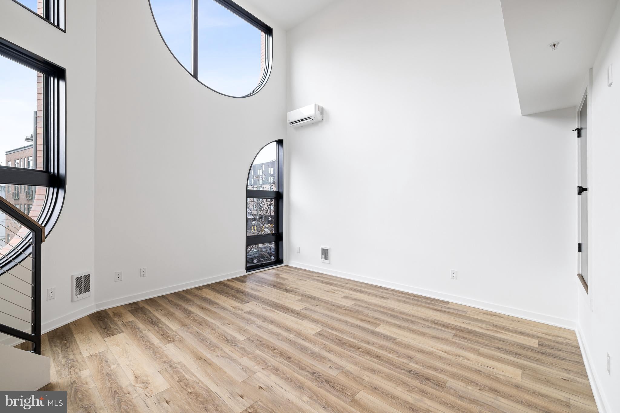 17 GIRARD AVENUE W 1