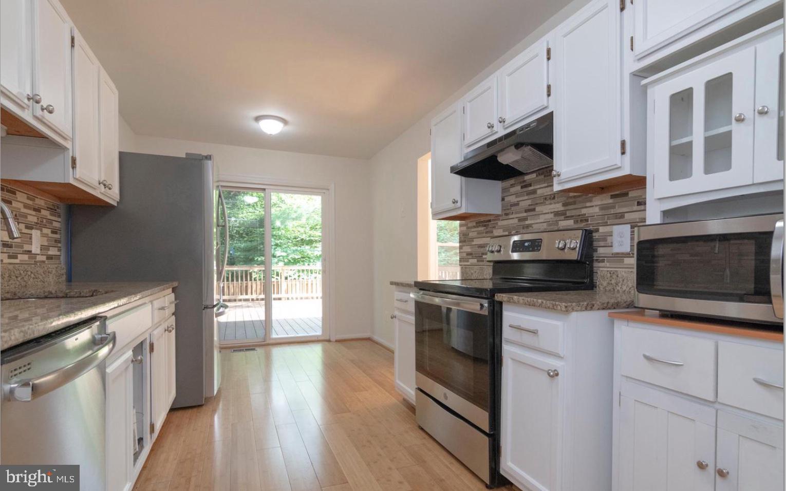 MANCHESTER LAKES - Residential Lease