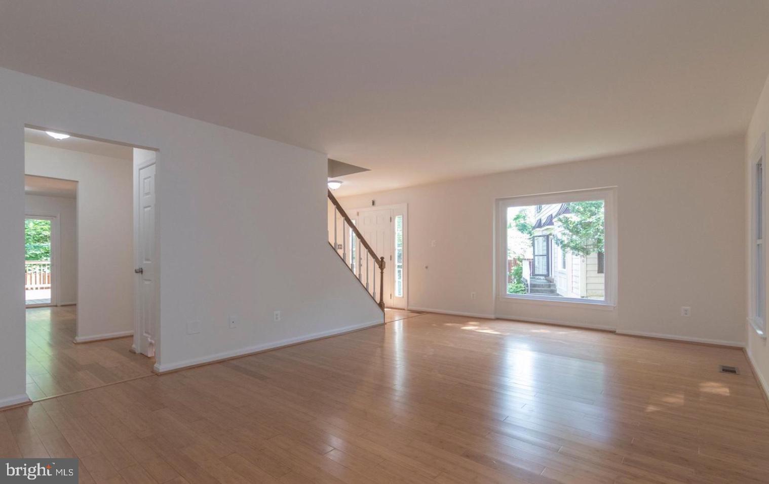 MANCHESTER LAKES - Residential Lease