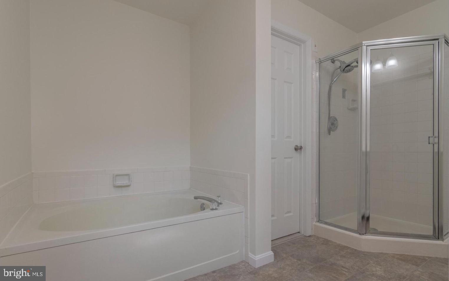 MANCHESTER LAKES - Residential Lease