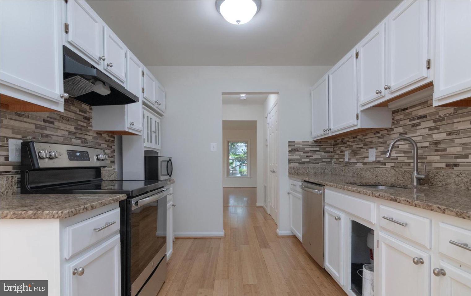 MANCHESTER LAKES - Residential Lease