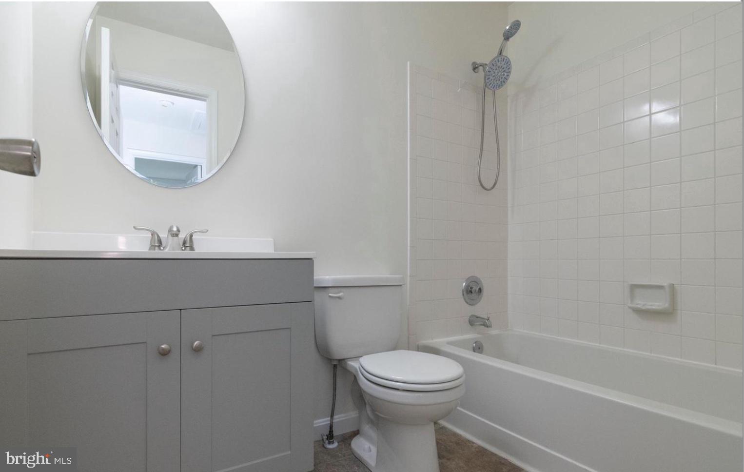 MANCHESTER LAKES - Residential Lease