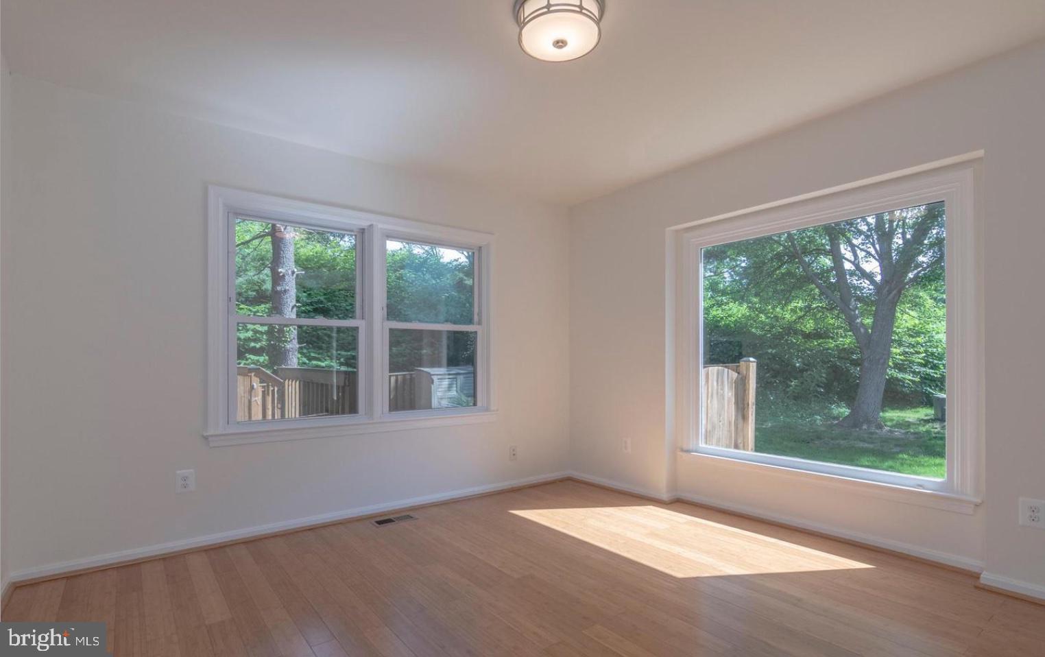 MANCHESTER LAKES - Residential Lease