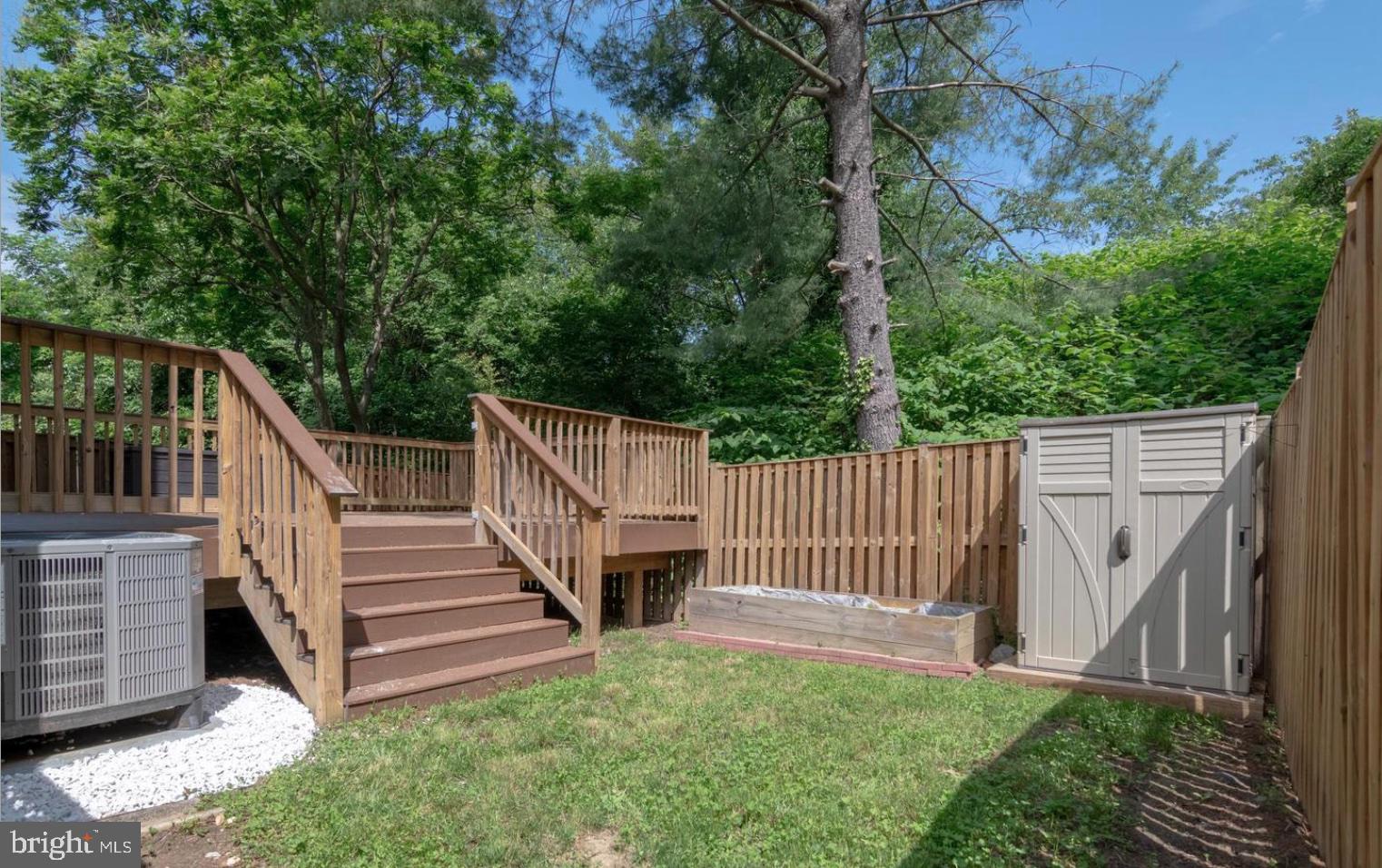 MANCHESTER LAKES - Residential Lease