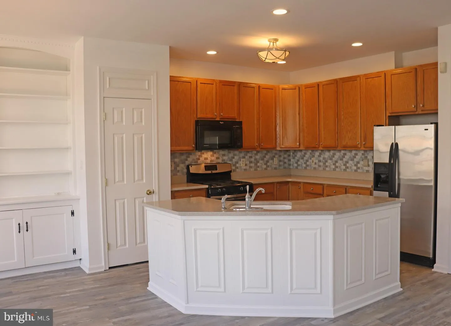 Wilmington, Delaware 19810, United States, 3 Bedrooms Bedrooms, ,4 BathroomsBathrooms,Residential,Pending,79820