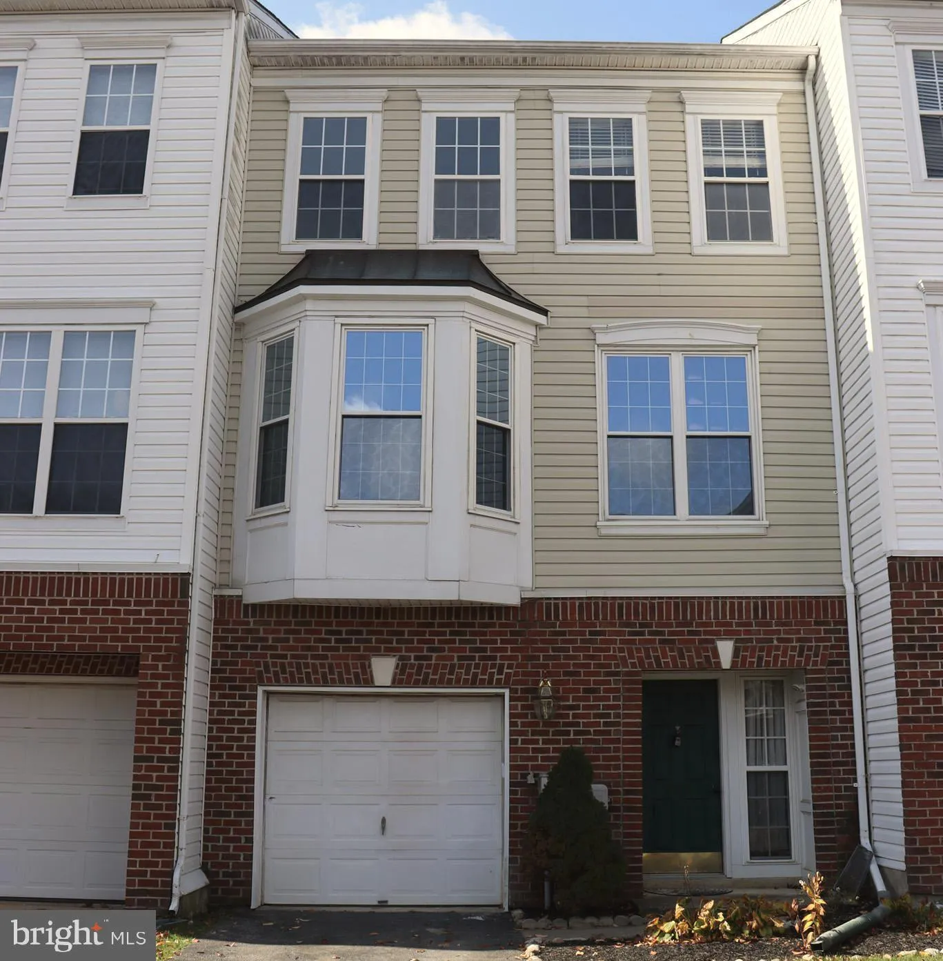 Wilmington, Delaware 19810, United States, 3 Bedrooms Bedrooms, ,4 BathroomsBathrooms,Residential,Pending,79820