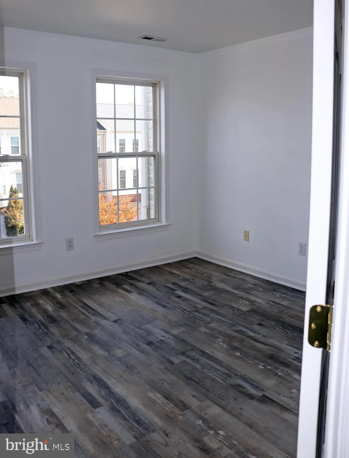 Wilmington, Delaware 19810, United States, 3 Bedrooms Bedrooms, ,4 BathroomsBathrooms,Residential,Pending,79820