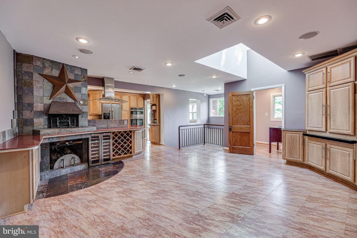 WEST ARLINGTON - Residential
