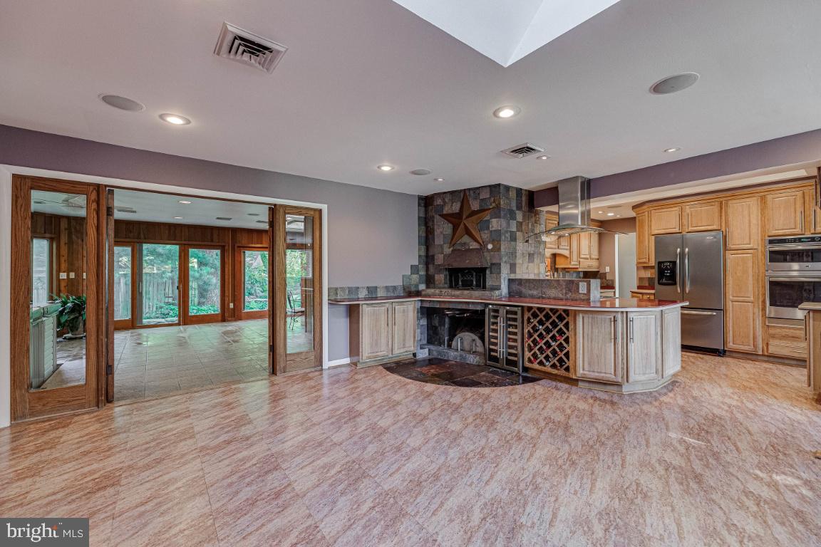 WEST ARLINGTON - Residential