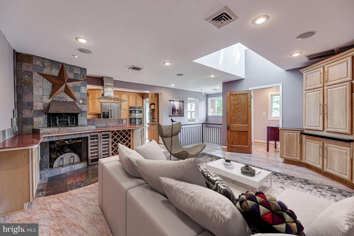 WEST ARLINGTON - Residential