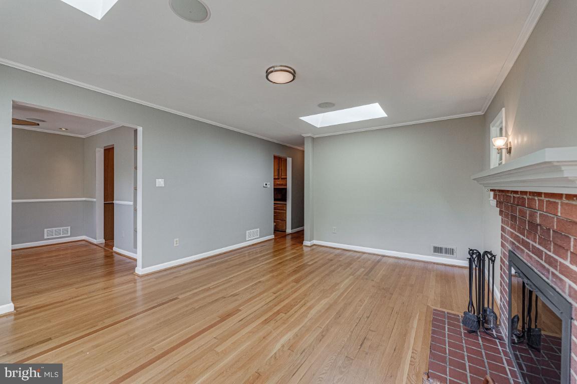 WEST ARLINGTON - Residential