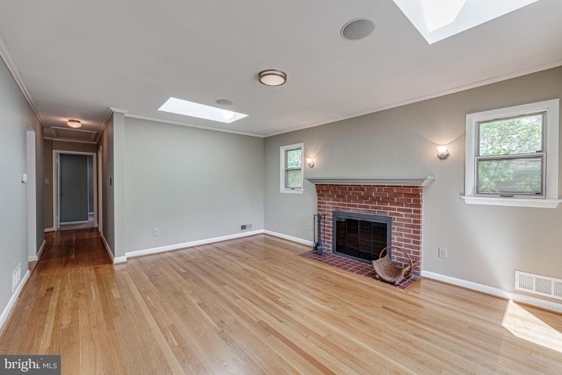 WEST ARLINGTON - Residential