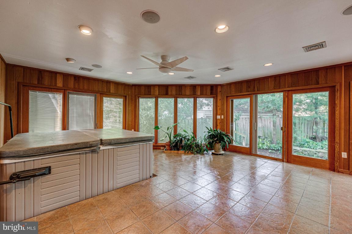 WEST ARLINGTON - Residential