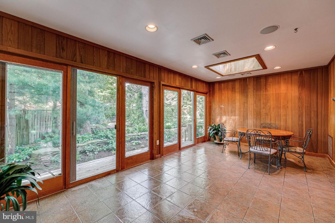 WEST ARLINGTON - Residential