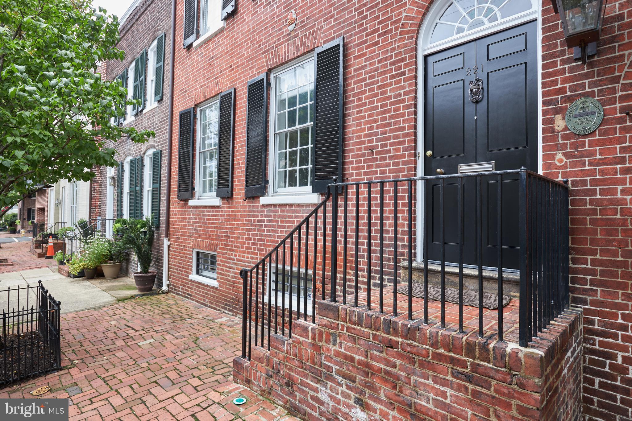 OLD TOWN ALEXANDRIA - Residential
