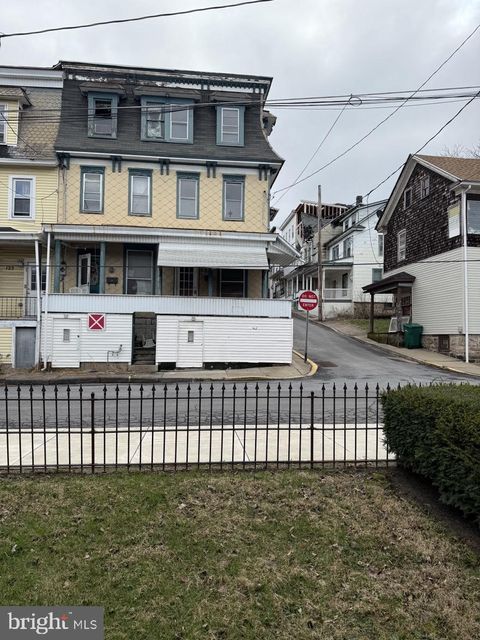 Townhouse For Sale - 119 N Grant Street<br/> SHAMOKIN, PA 17872