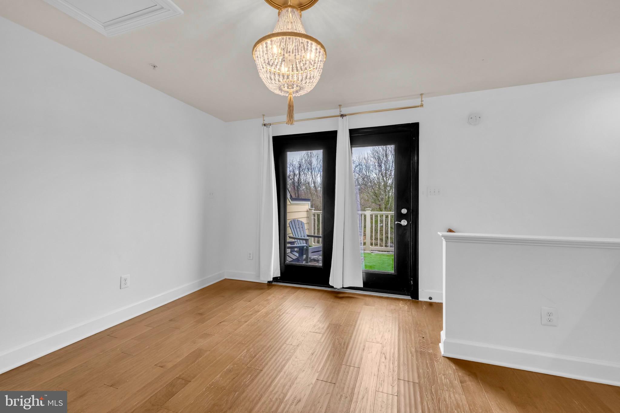 RIVERDALE PARK STATION - Residential