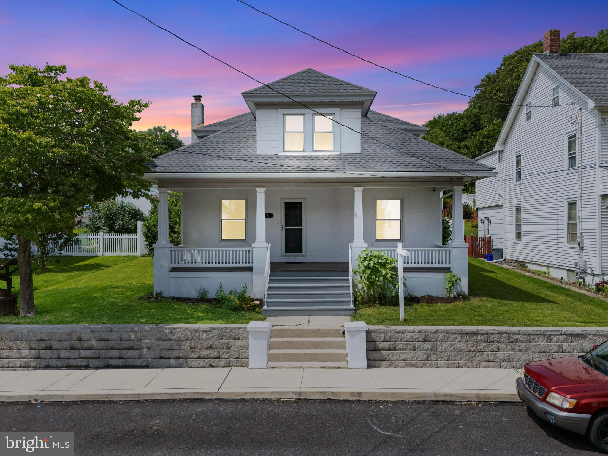 8 WATER STREET