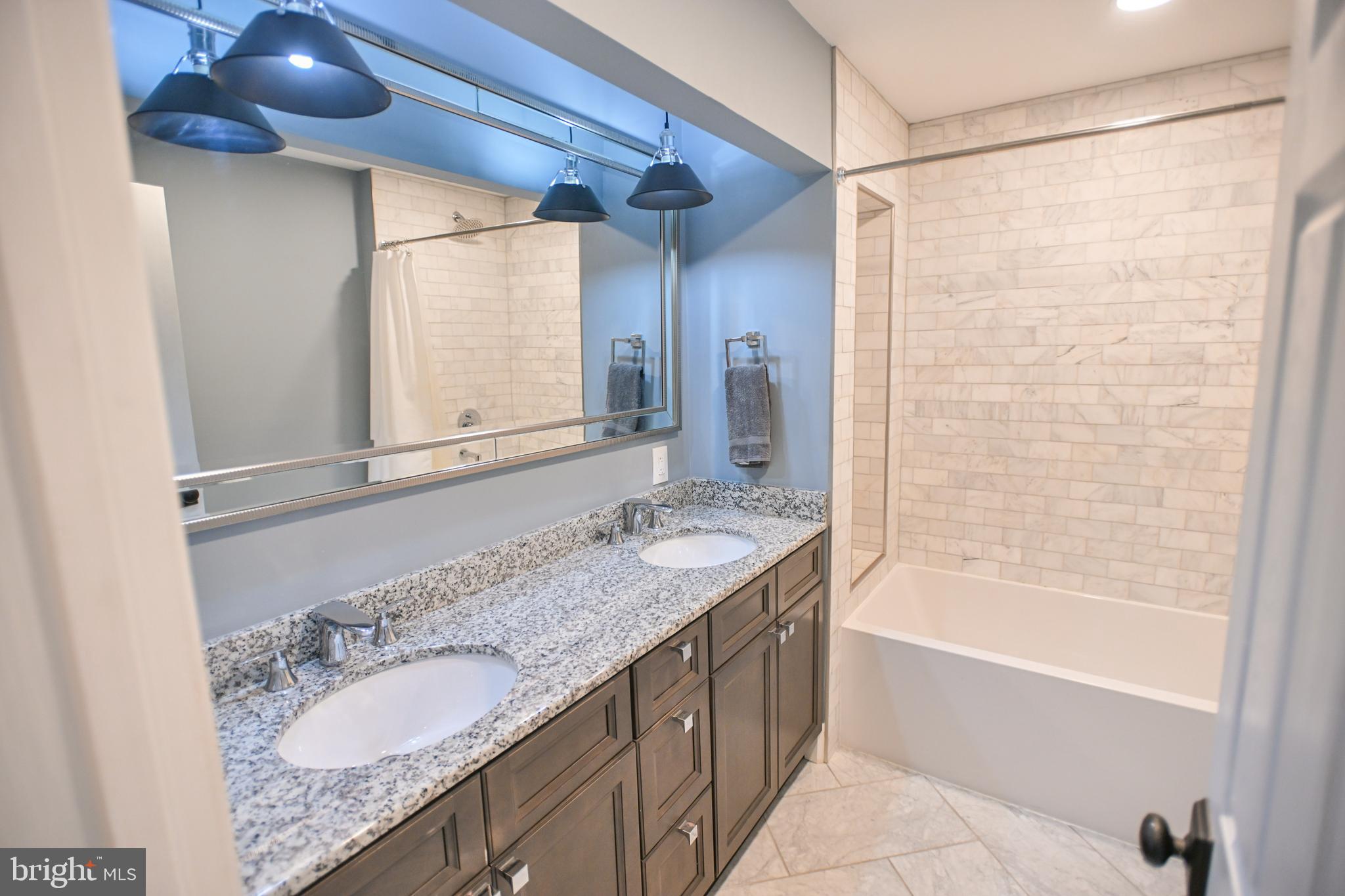 LAKEHURST - Residential