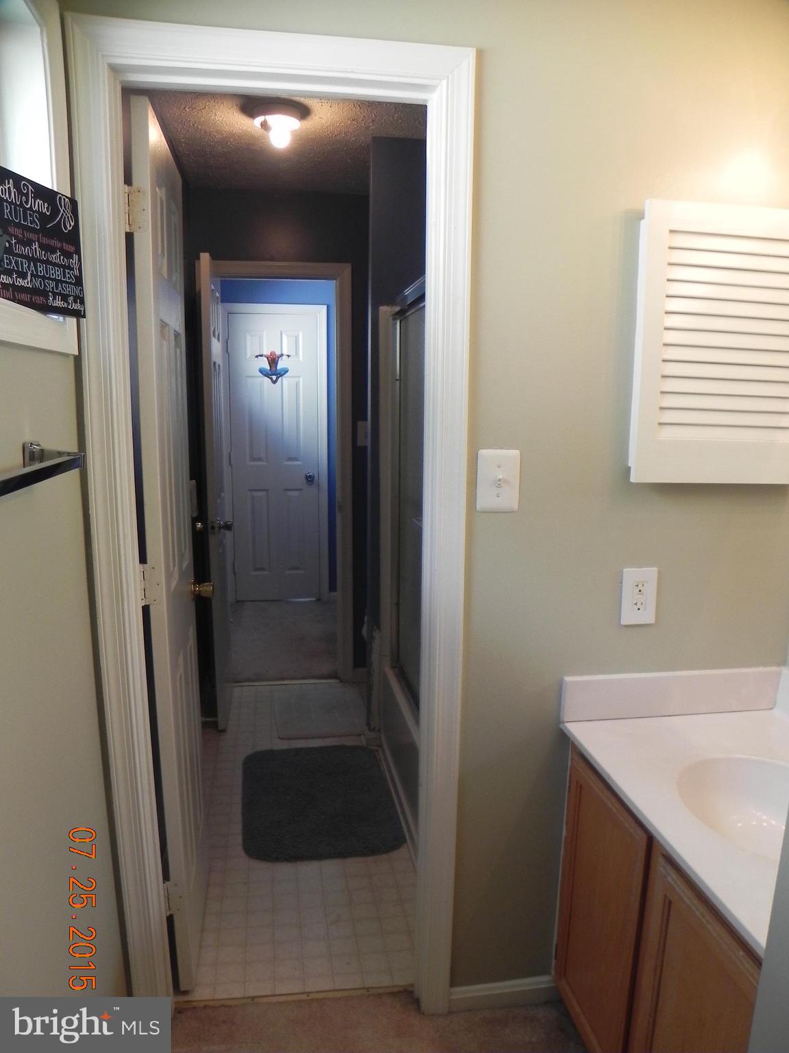 ST CHARLES HAMPSHIRE - Residential Lease