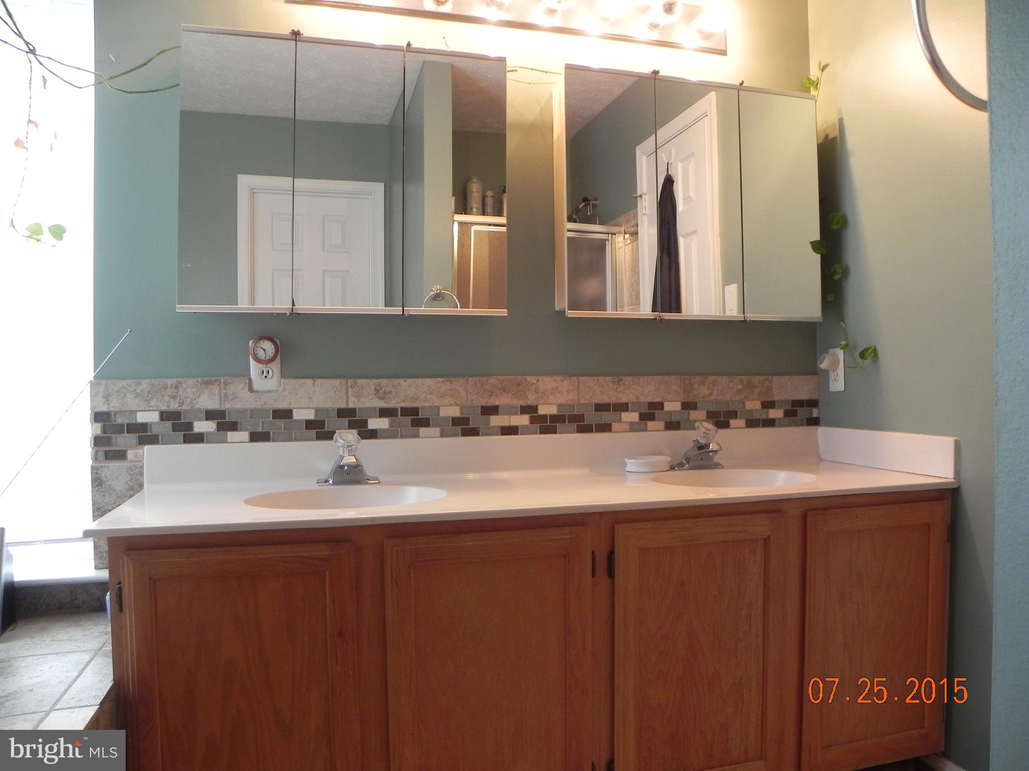 ST CHARLES HAMPSHIRE - Residential Lease