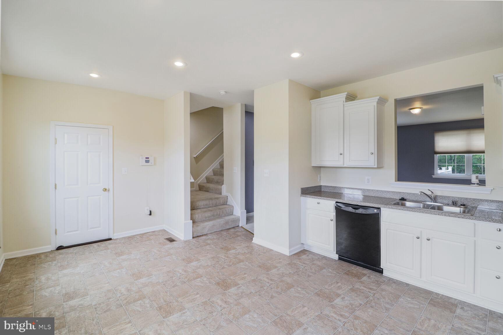 KARENDALE PLACE - Residential