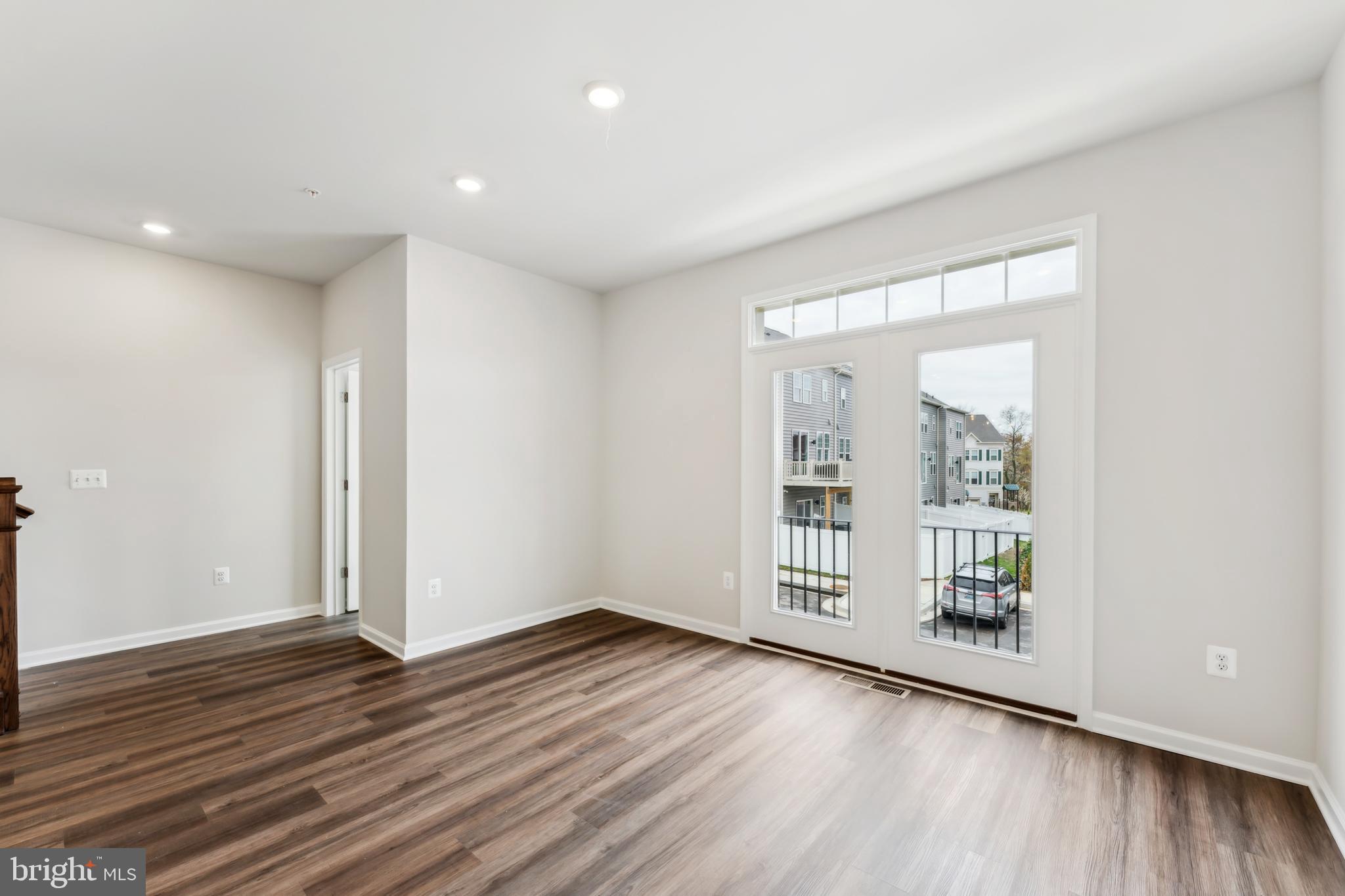 DAMASCUS VILLAGE - Residential