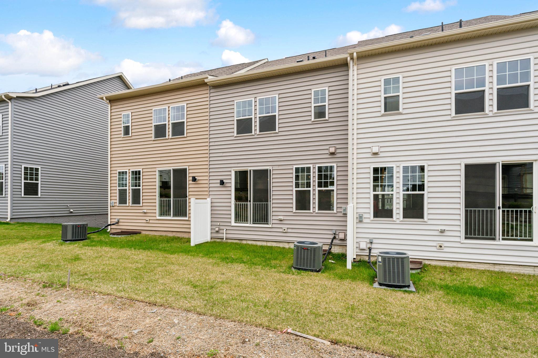 DAMASCUS VILLAGE - Residential