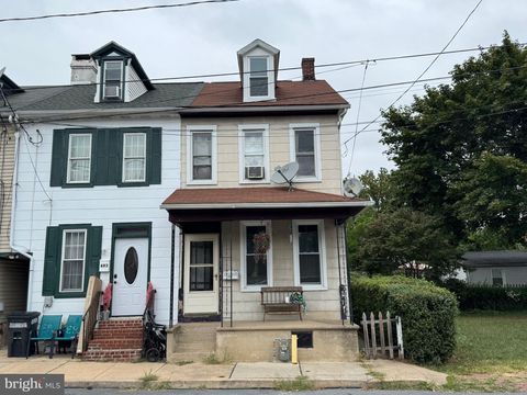 Photo of 695 Cherry Street, COLUMBIA, PA 17512 (MLS # PALA2076172)