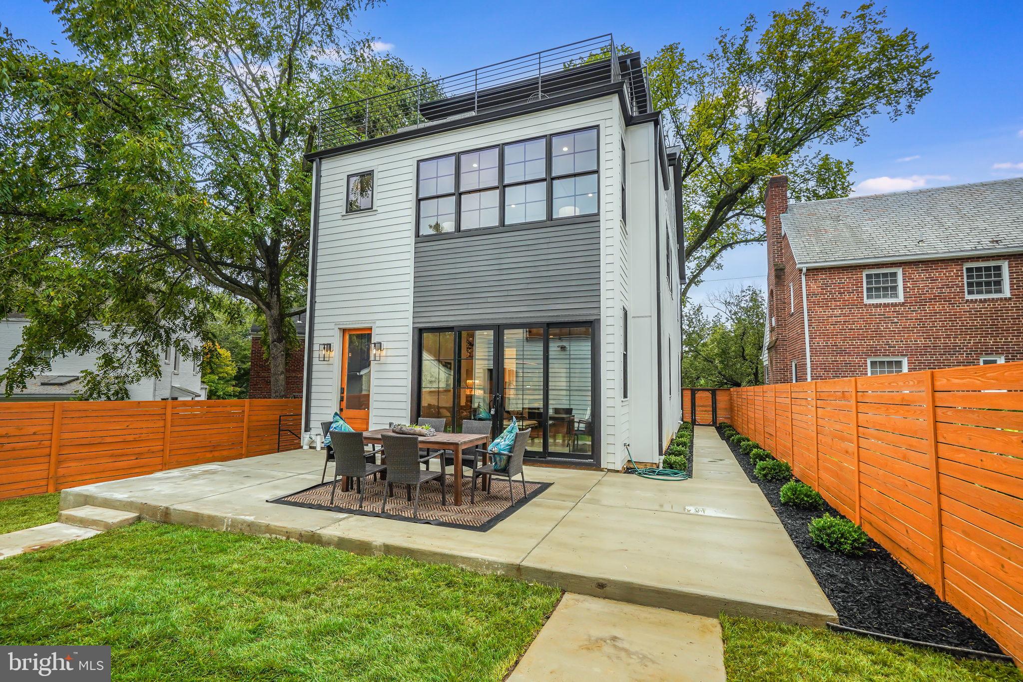 AMERICAN UNIVERSITY PARK - Residential