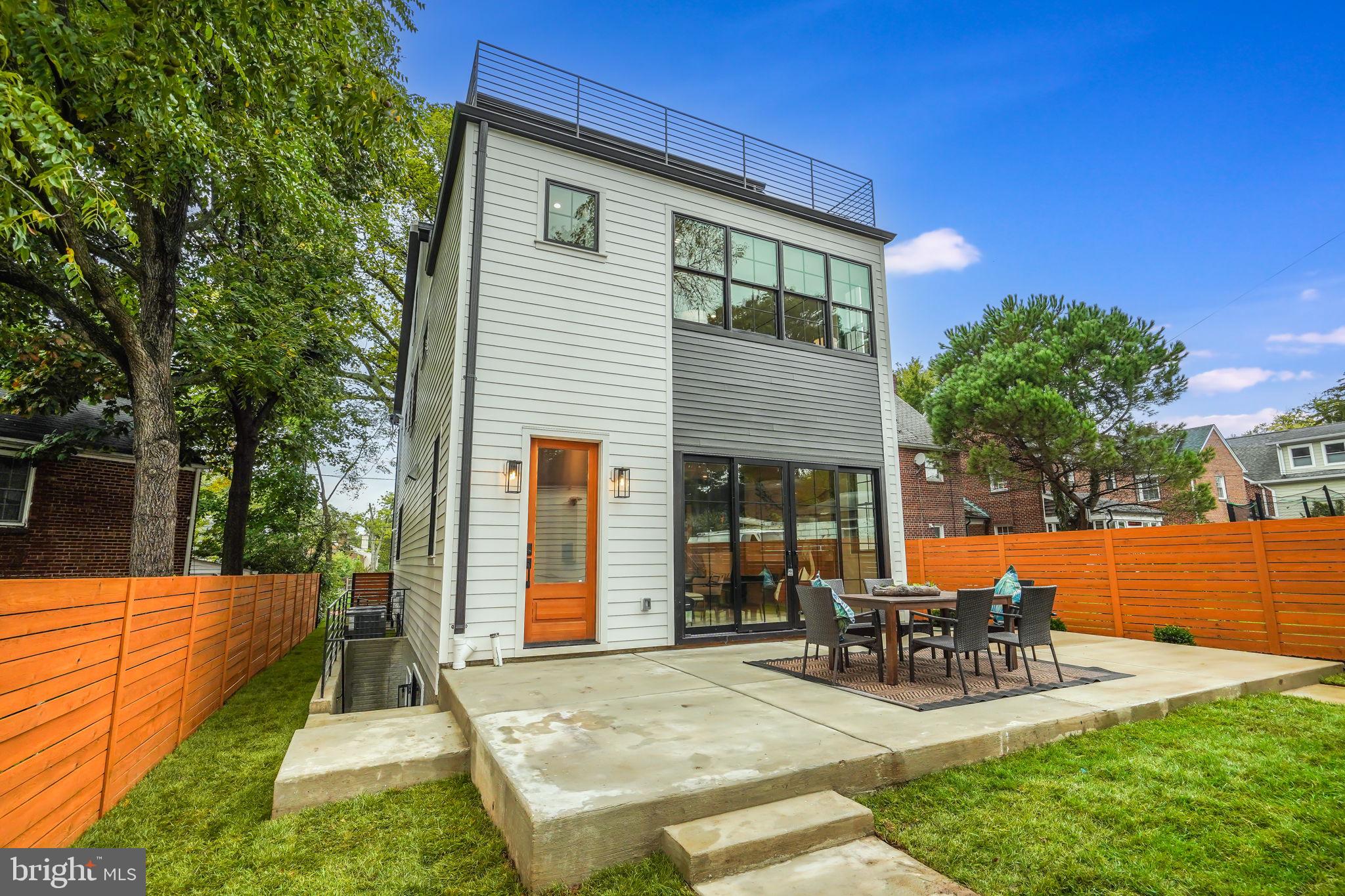 AMERICAN UNIVERSITY PARK - Residential
